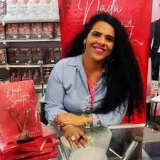 Fotografia profissional da Psicóloga Letícia Santos.